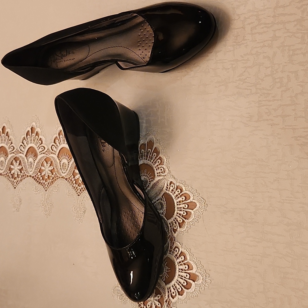 Women's dress shoes wedge style size 9.5